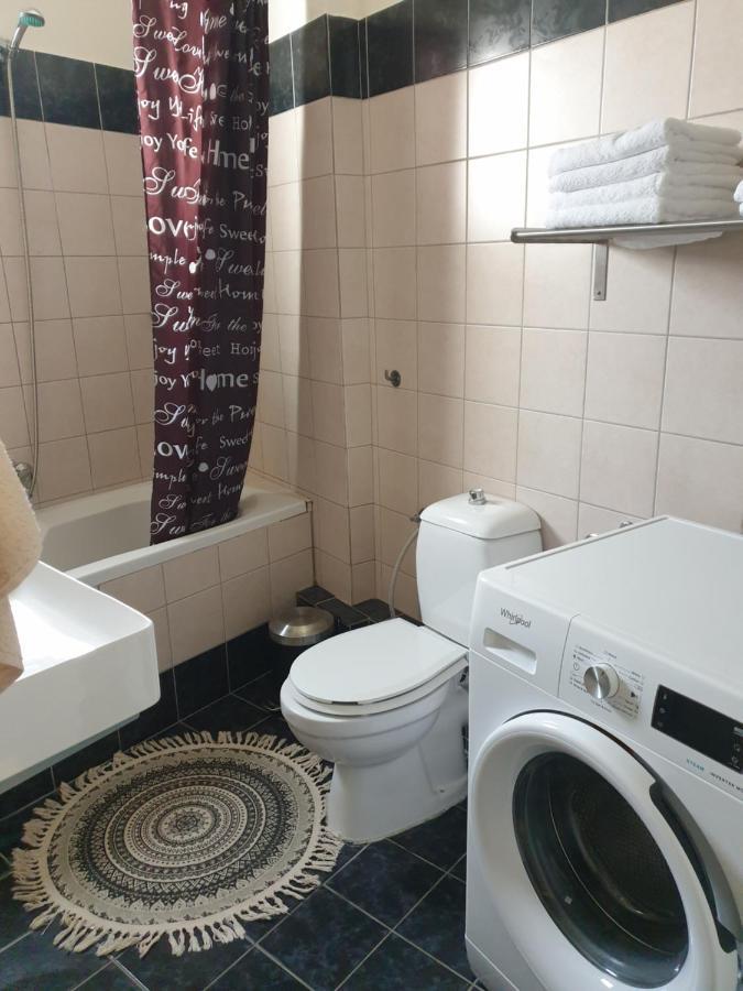 Comfortable Apartment In The Center Of Volos Very Close To The Port Ngoại thất bức ảnh